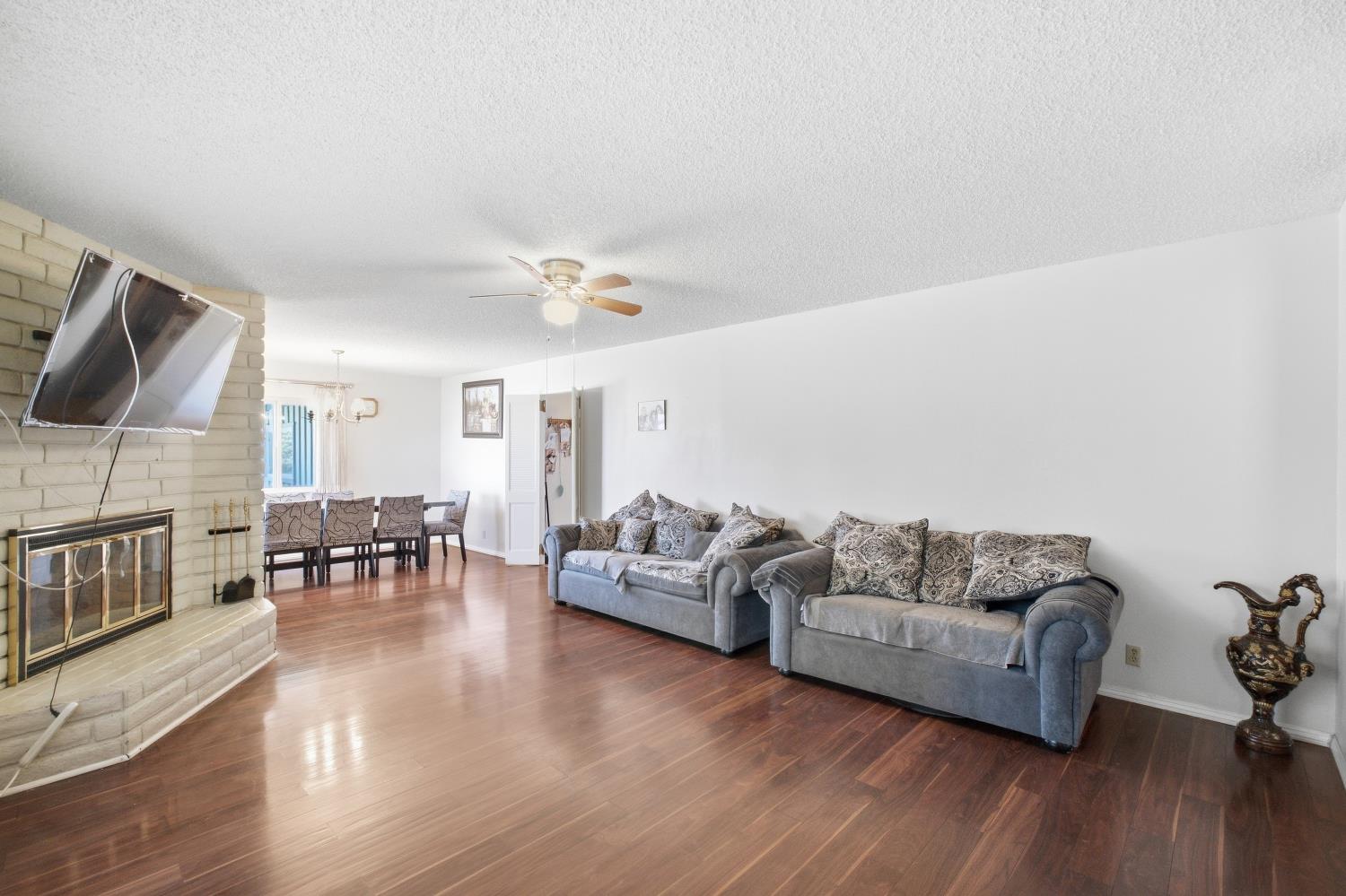 2513 Almond Ave, Sanger, CA 93657