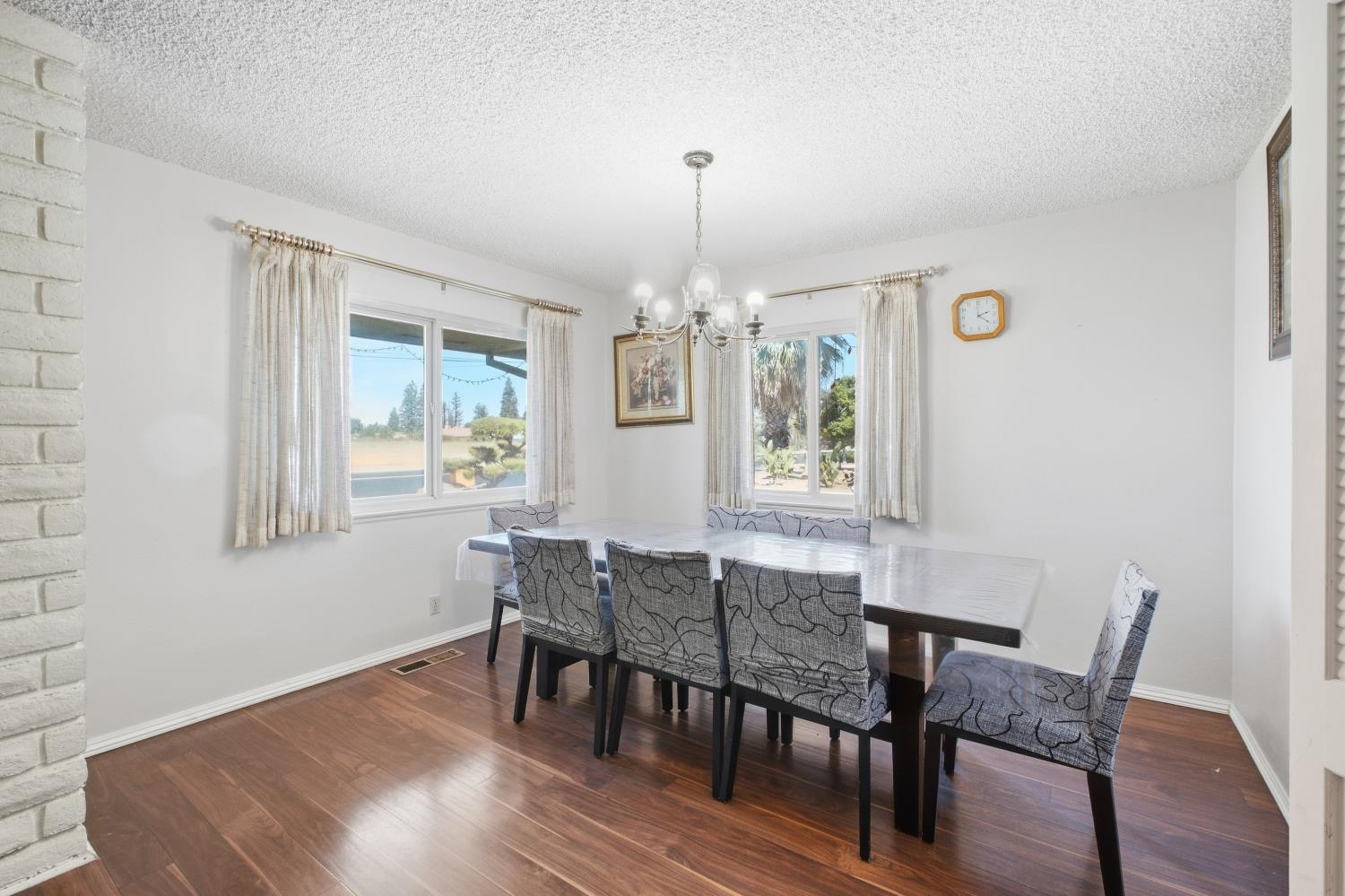 2513 Almond Ave, Sanger, CA 93657