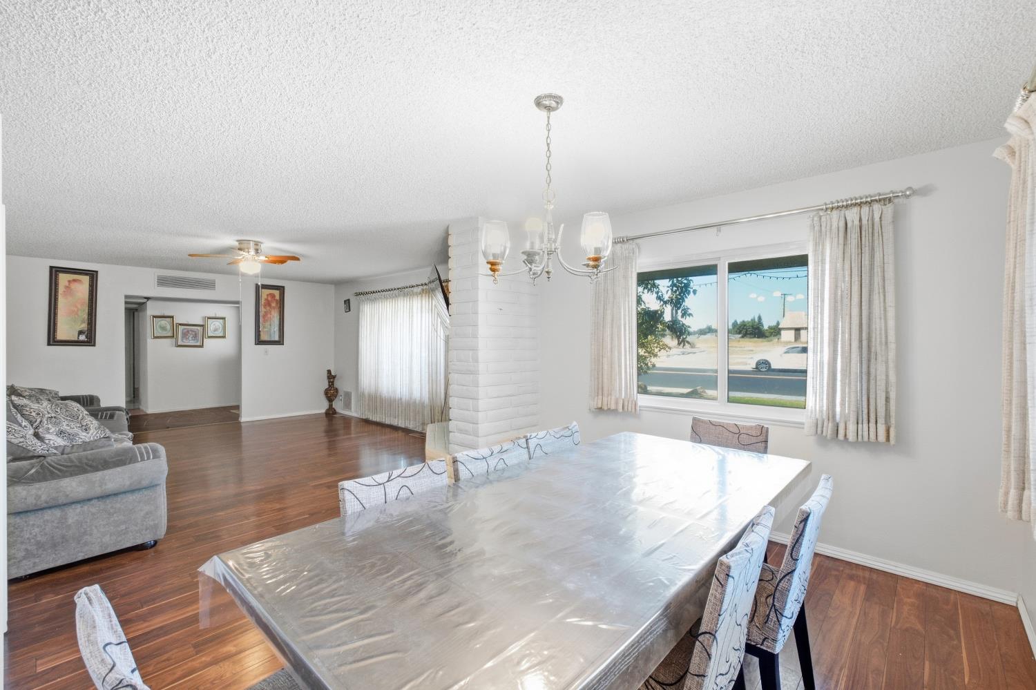 2513 Almond Ave, Sanger, CA 93657
