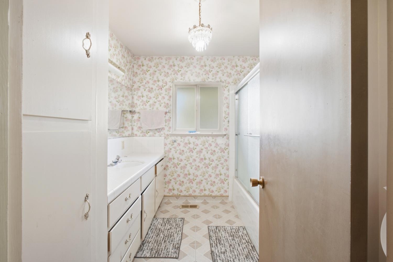 2513 Almond Ave, Sanger, CA 93657