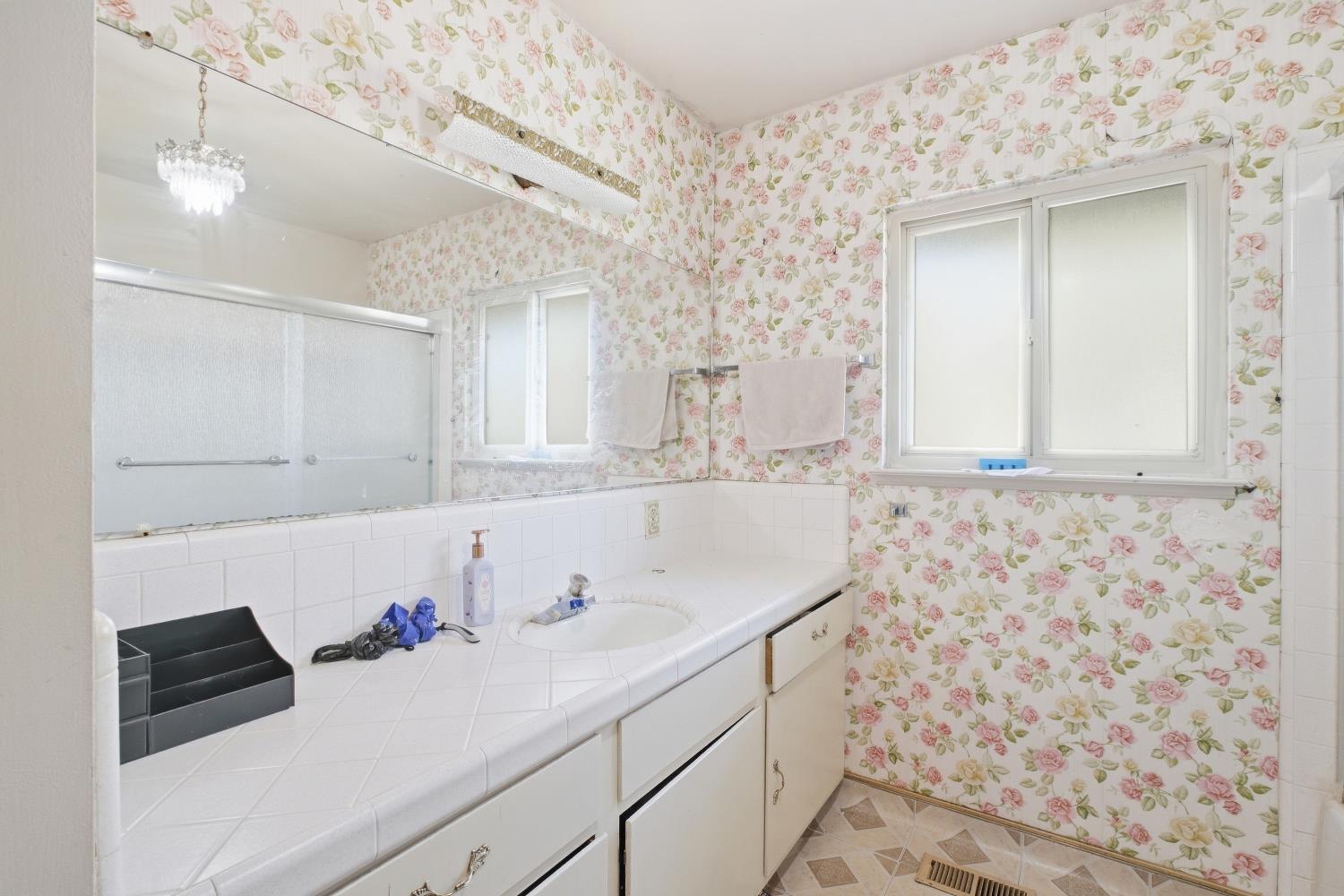 2513 Almond Ave, Sanger, CA 93657