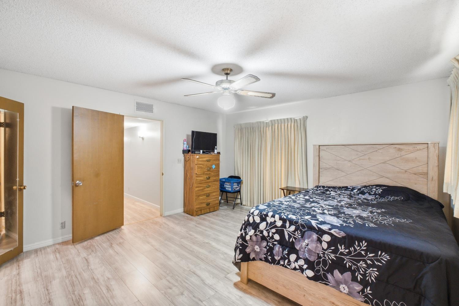 2513 Almond Ave, Sanger, CA 93657