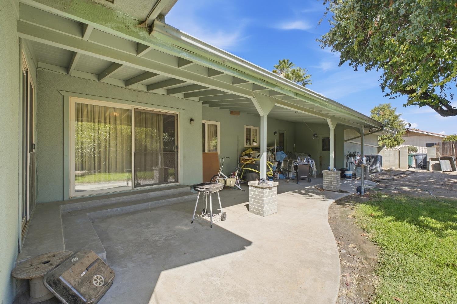 2513 Almond Ave, Sanger, CA 93657