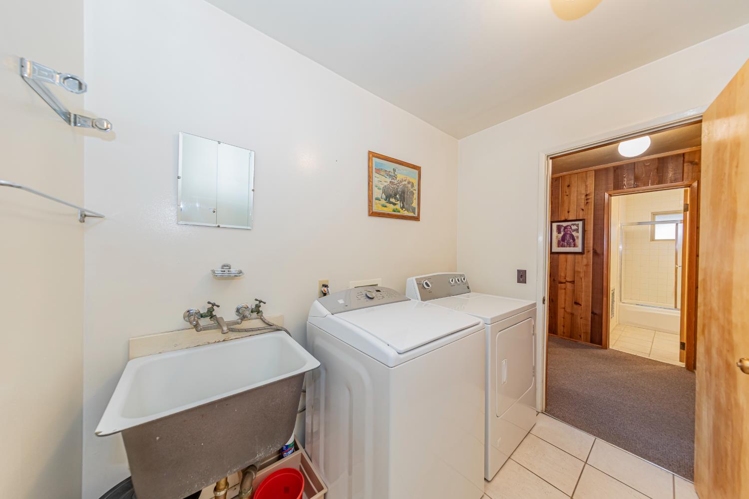 8005 Cedar Cir, Wawona, CA 95389