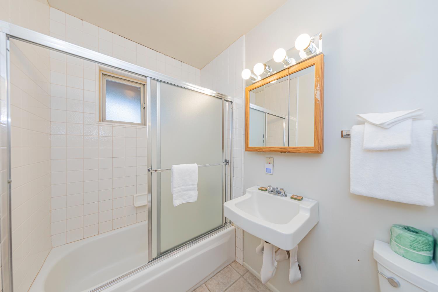 8005 Cedar Cir, Wawona, CA 95389