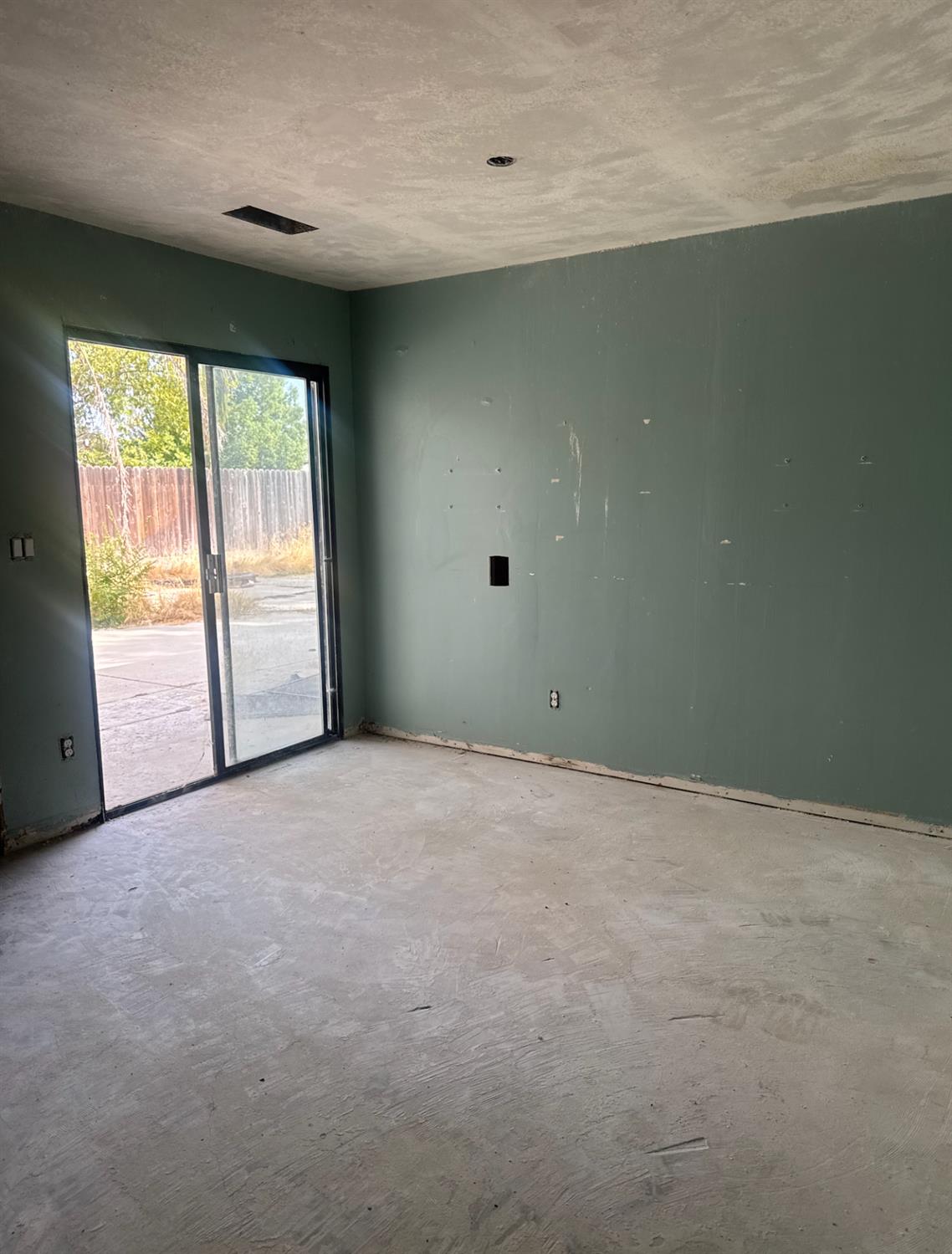 1754 Donner Ave, Clovis, CA 93611
