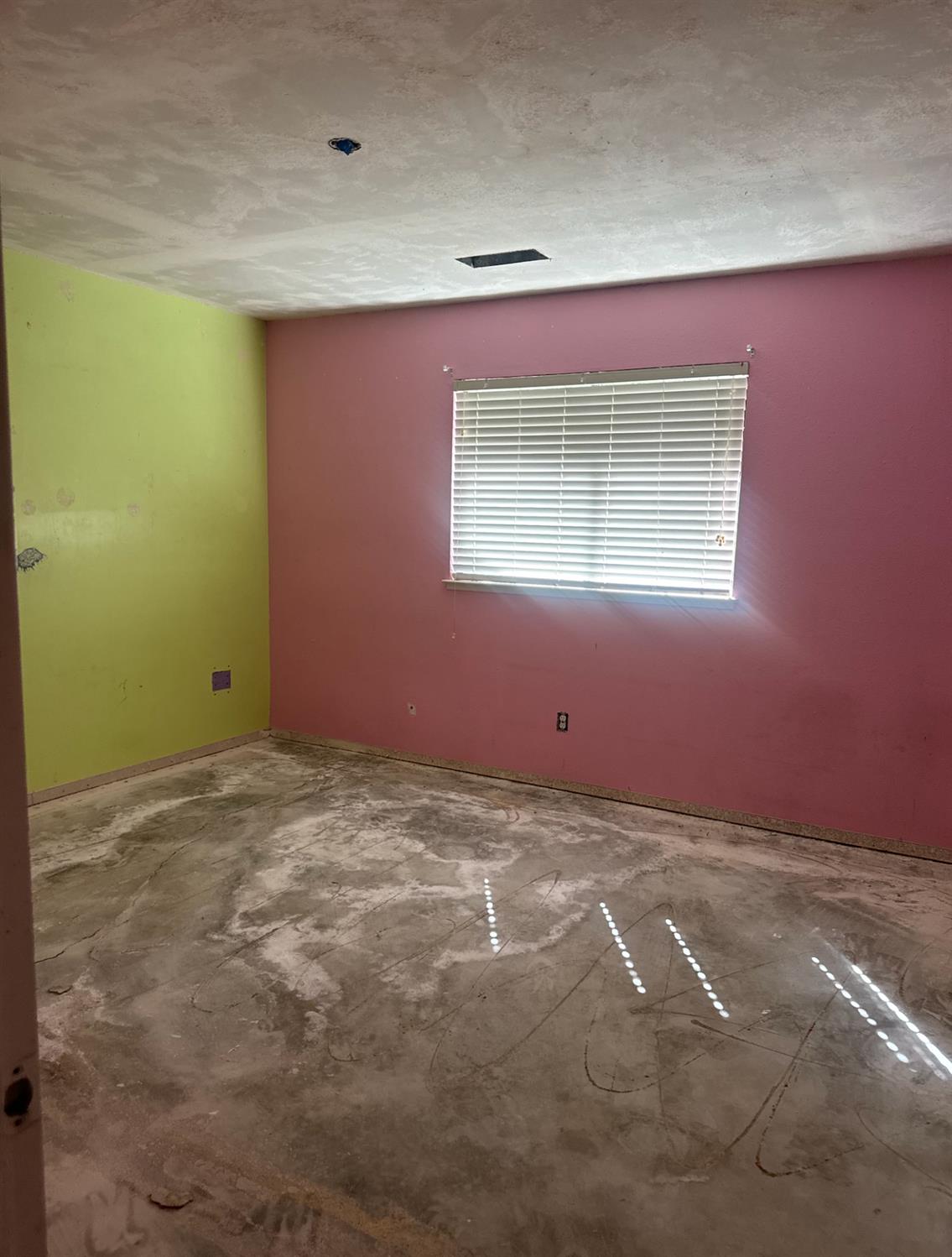 1754 Donner Ave, Clovis, CA 93611