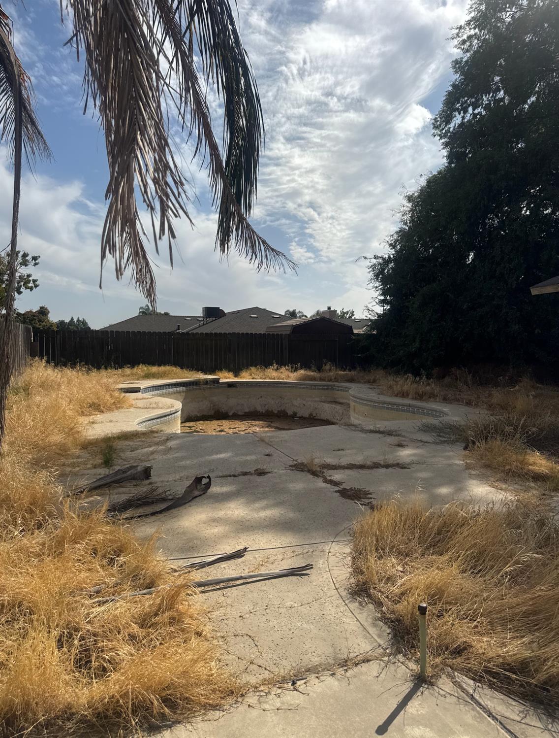 1754 Donner Ave, Clovis, CA 93611