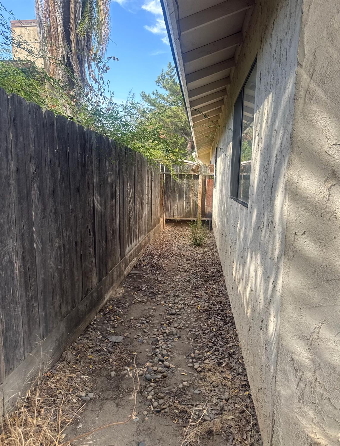1754 Donner Ave, Clovis, CA 93611