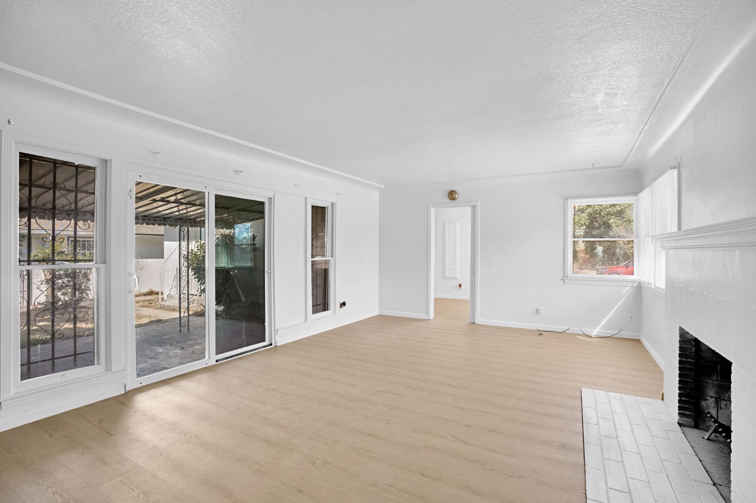 2847 E Michigan, Fresno, CA 93703