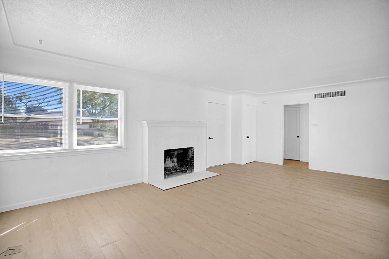 2847 E Michigan, Fresno, CA 93703