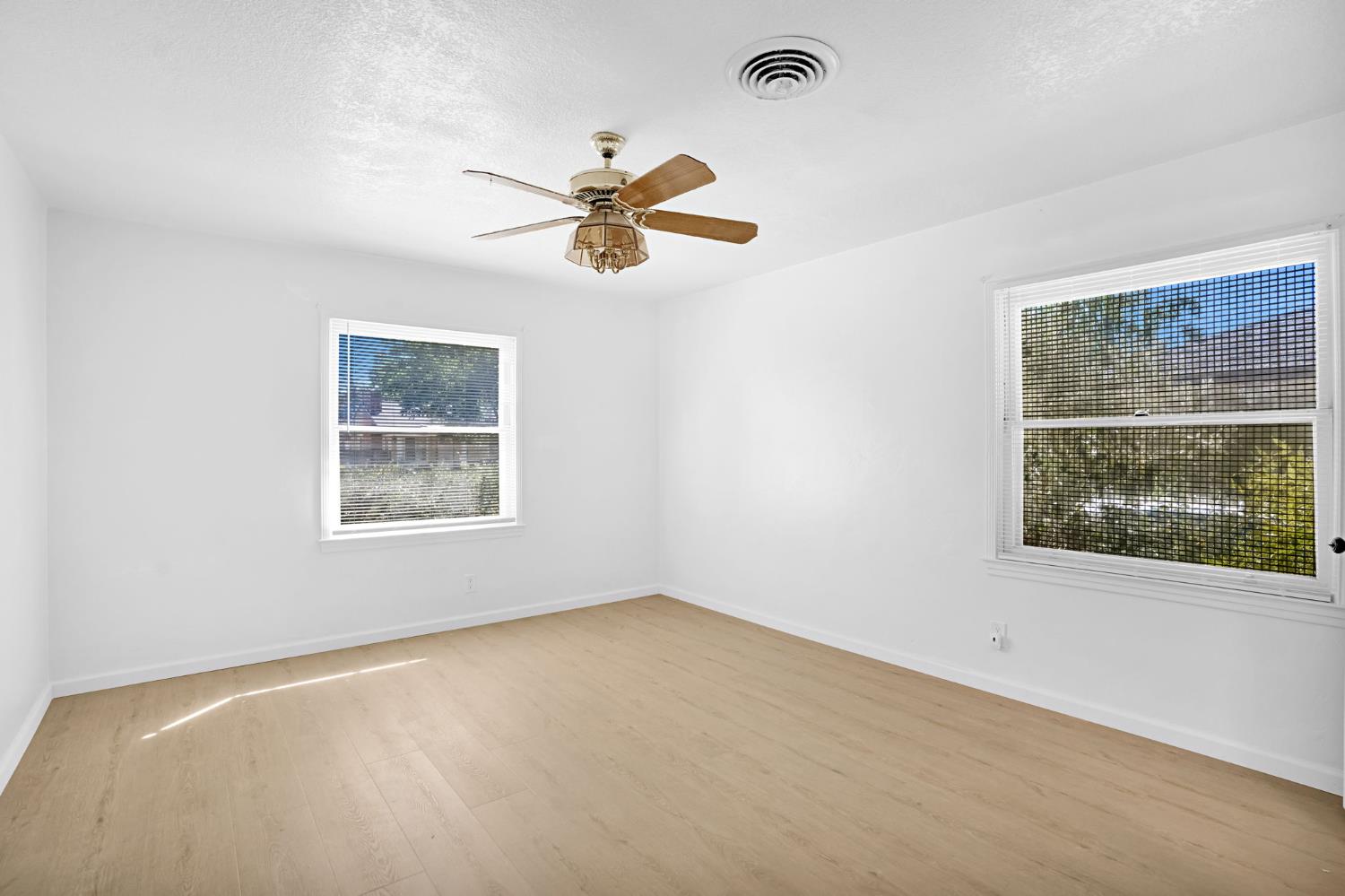 2847 E Michigan, Fresno, CA 93703