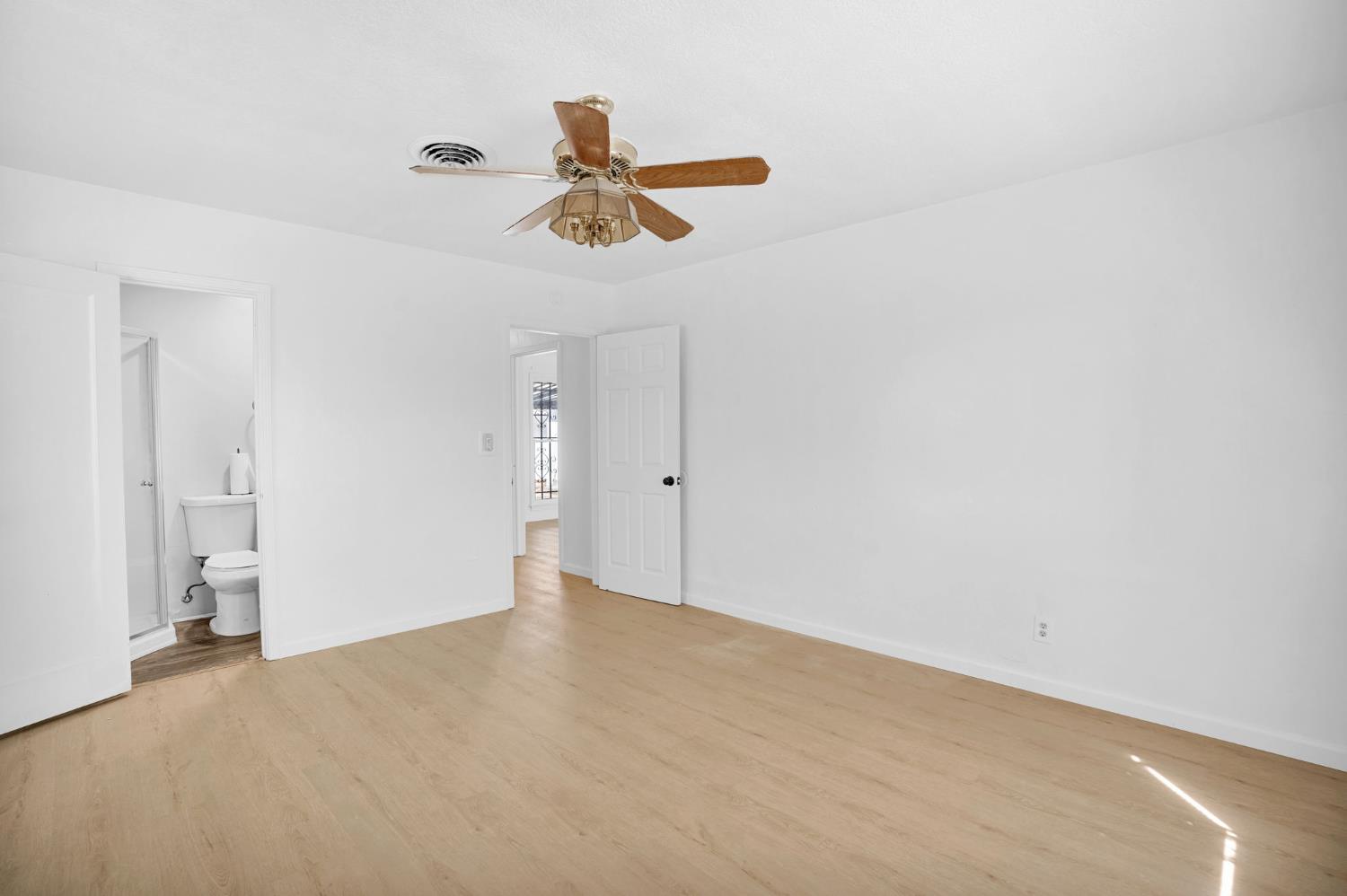 2847 E Michigan, Fresno, CA 93703