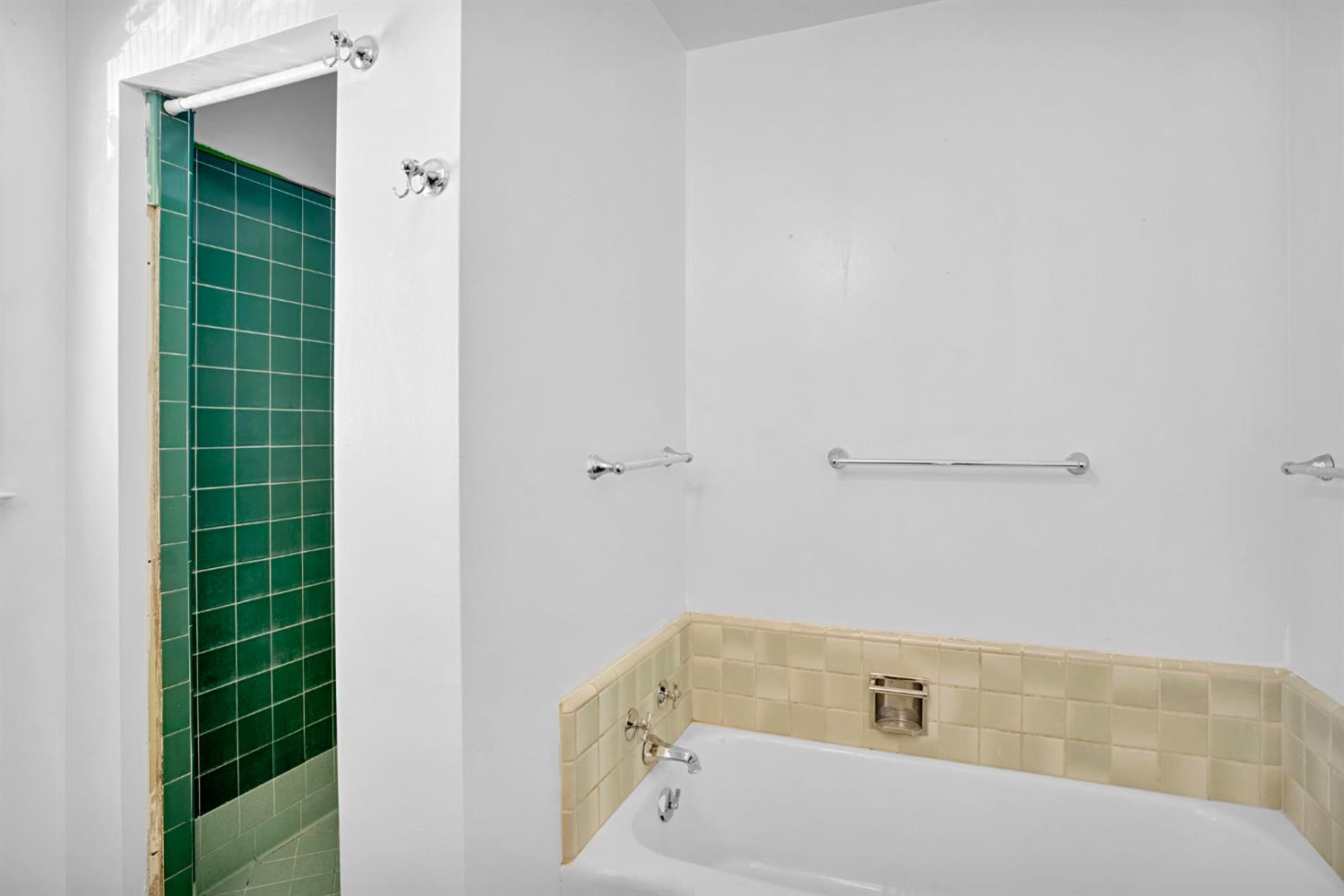 2847 E Michigan, Fresno, CA 93703