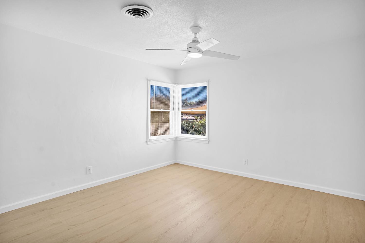 2847 E Michigan, Fresno, CA 93703
