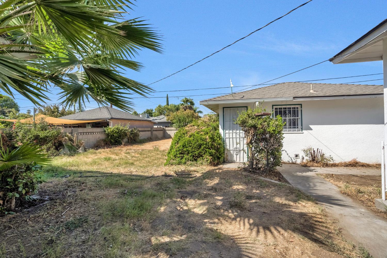 2847 E Michigan, Fresno, CA 93703