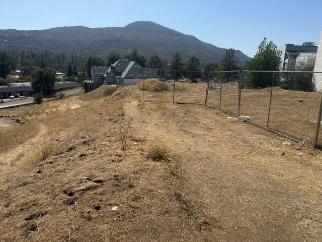 40385 Highway 41, Oakhurst, CA 93644
