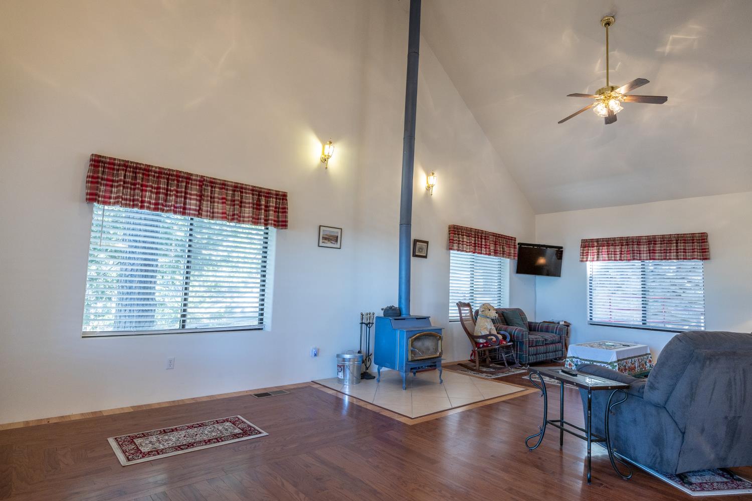 7501 Yosemite Park Way, Yosemite West, CA 95389
