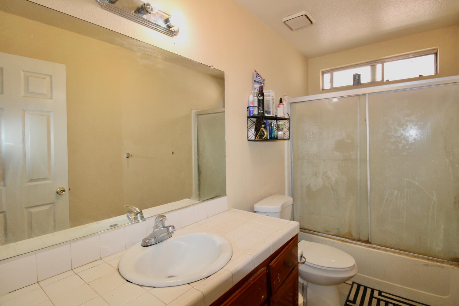 4918 E Burns Ave, Fresno, CA 93725