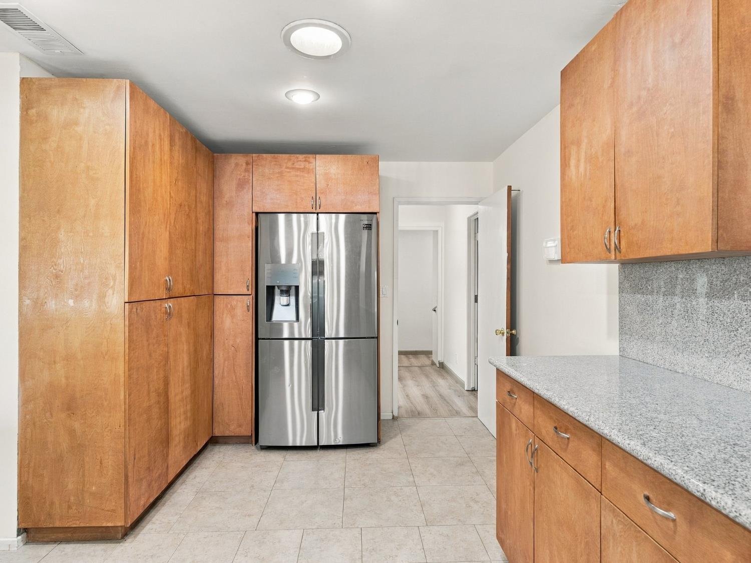 5170 E Huntington, Fresno, CA 93727