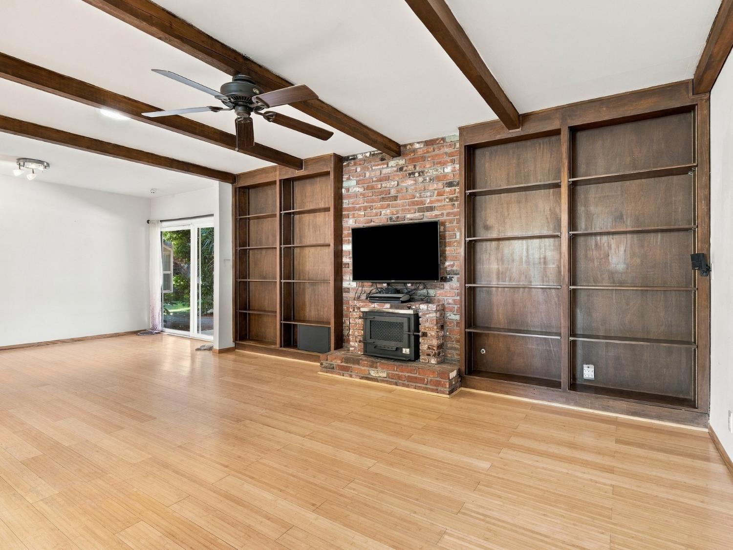5170 E Huntington, Fresno, CA 93727
