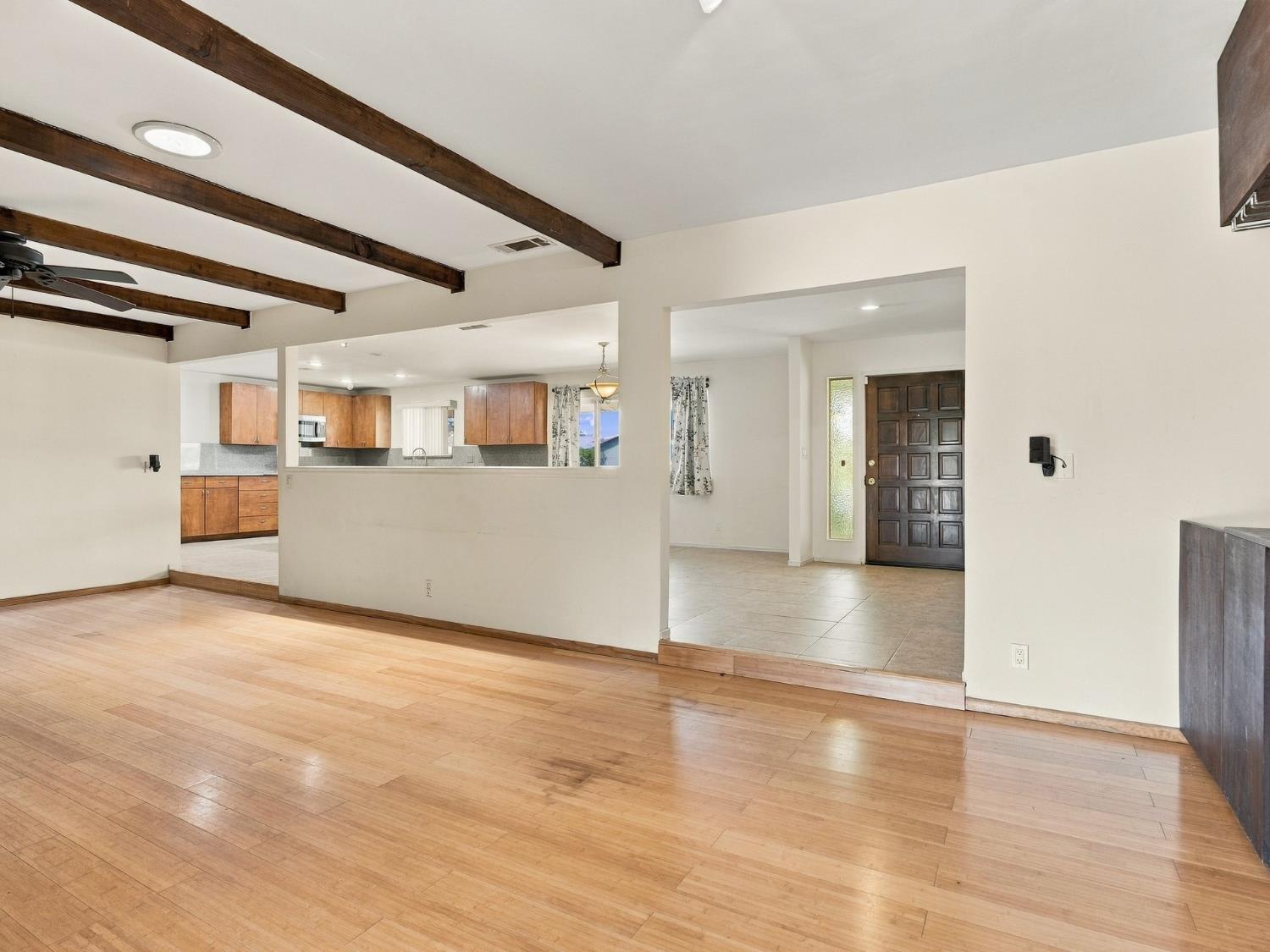 5170 E Huntington, Fresno, CA 93727