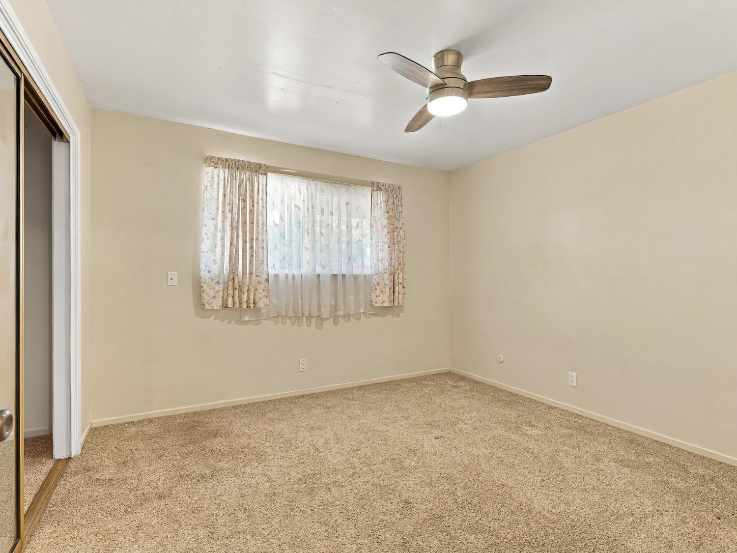 5170 E Huntington, Fresno, CA 93727