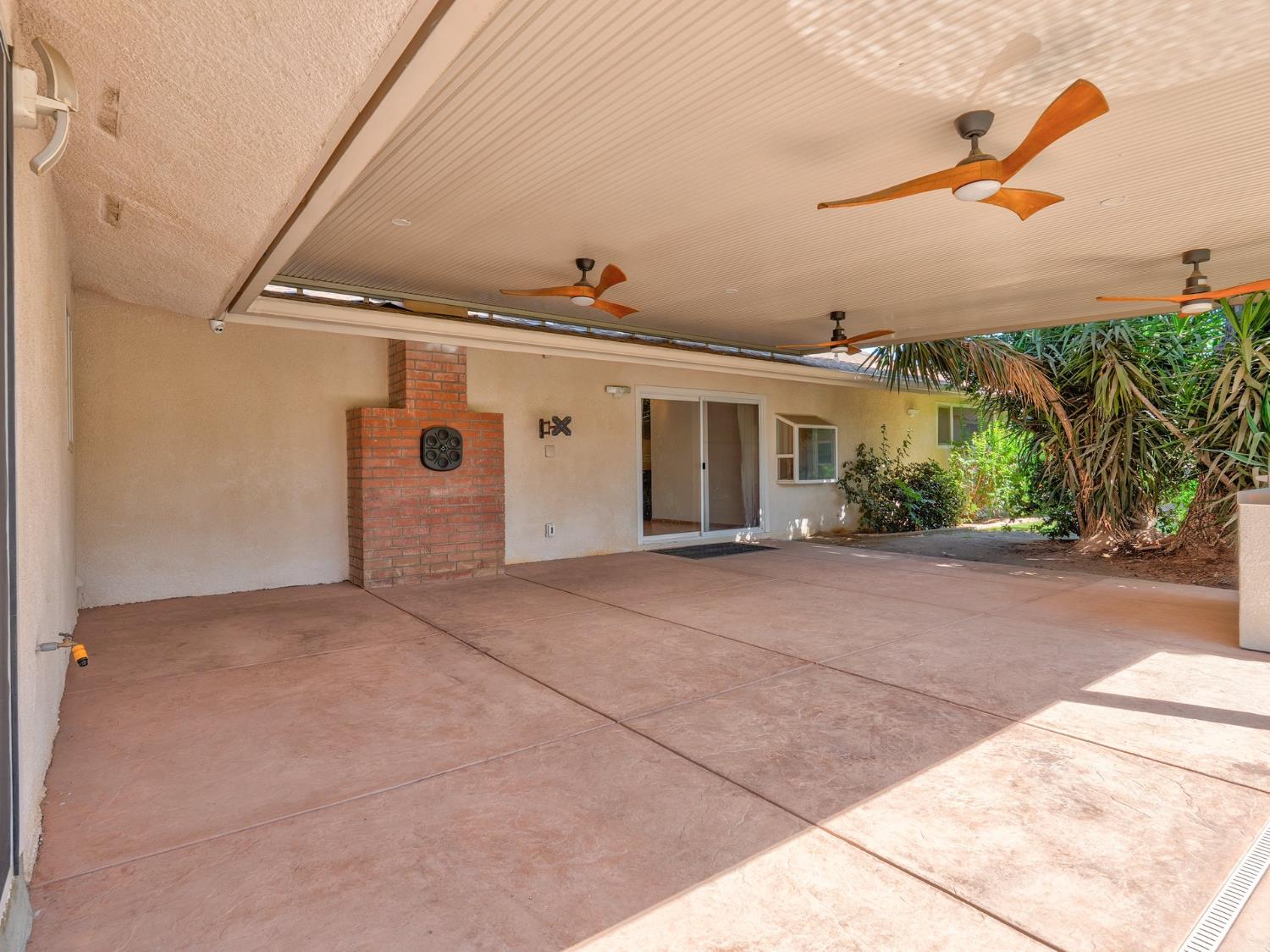 5170 E Huntington, Fresno, CA 93727