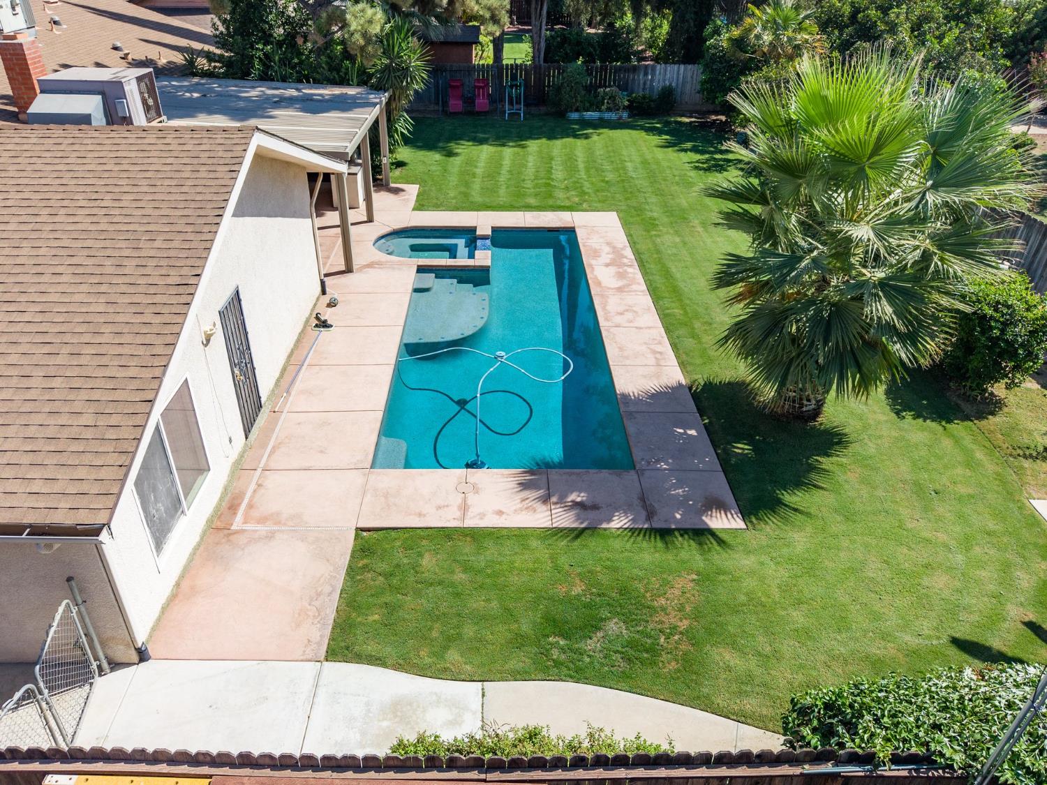 5170 E Huntington, Fresno, CA 93727