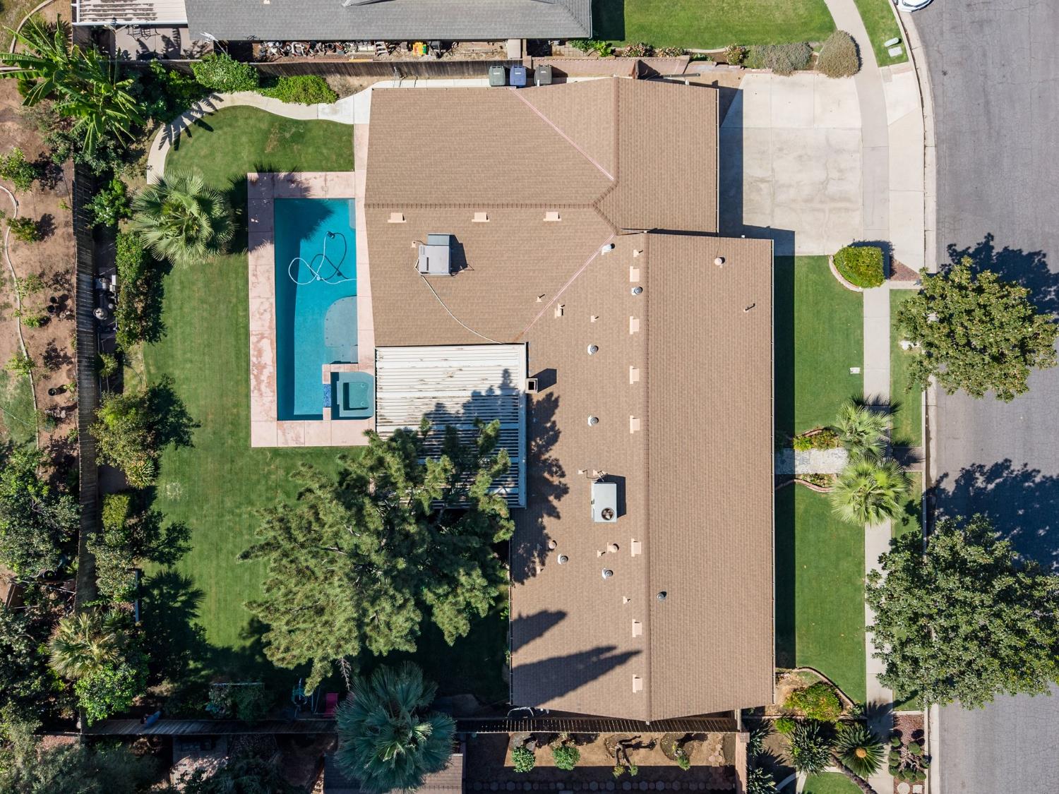 5170 E Huntington, Fresno, CA 93727