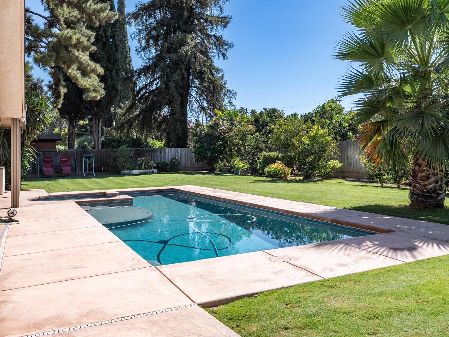 5170 E Huntington, Fresno, CA 93727