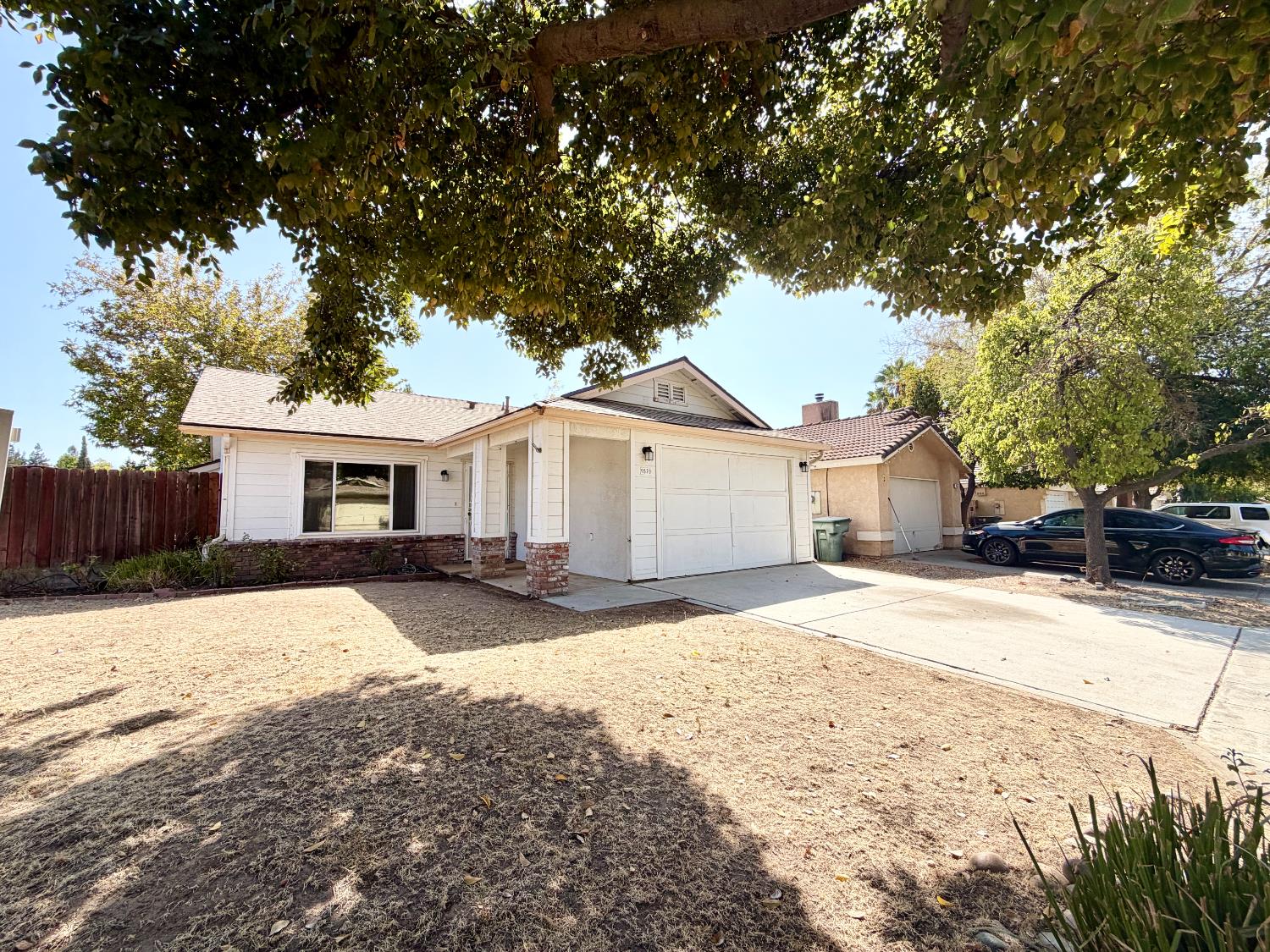 9570 N Archie Ave, Fresno, CA 93720