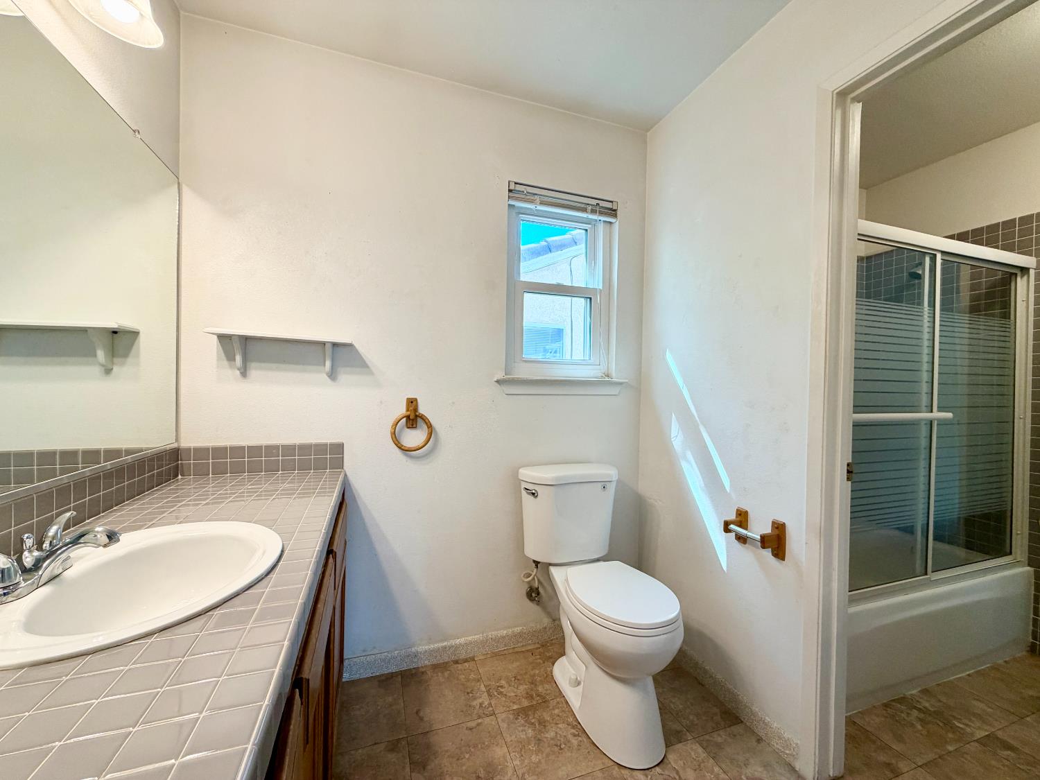 9570 N Archie Ave, Fresno, CA 93720