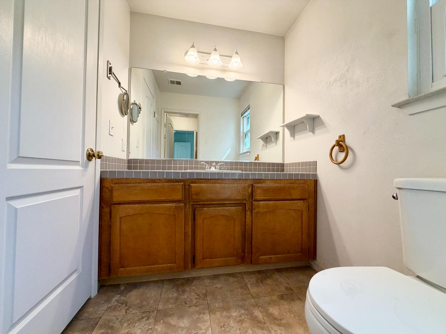 9570 N Archie Ave, Fresno, CA 93720
