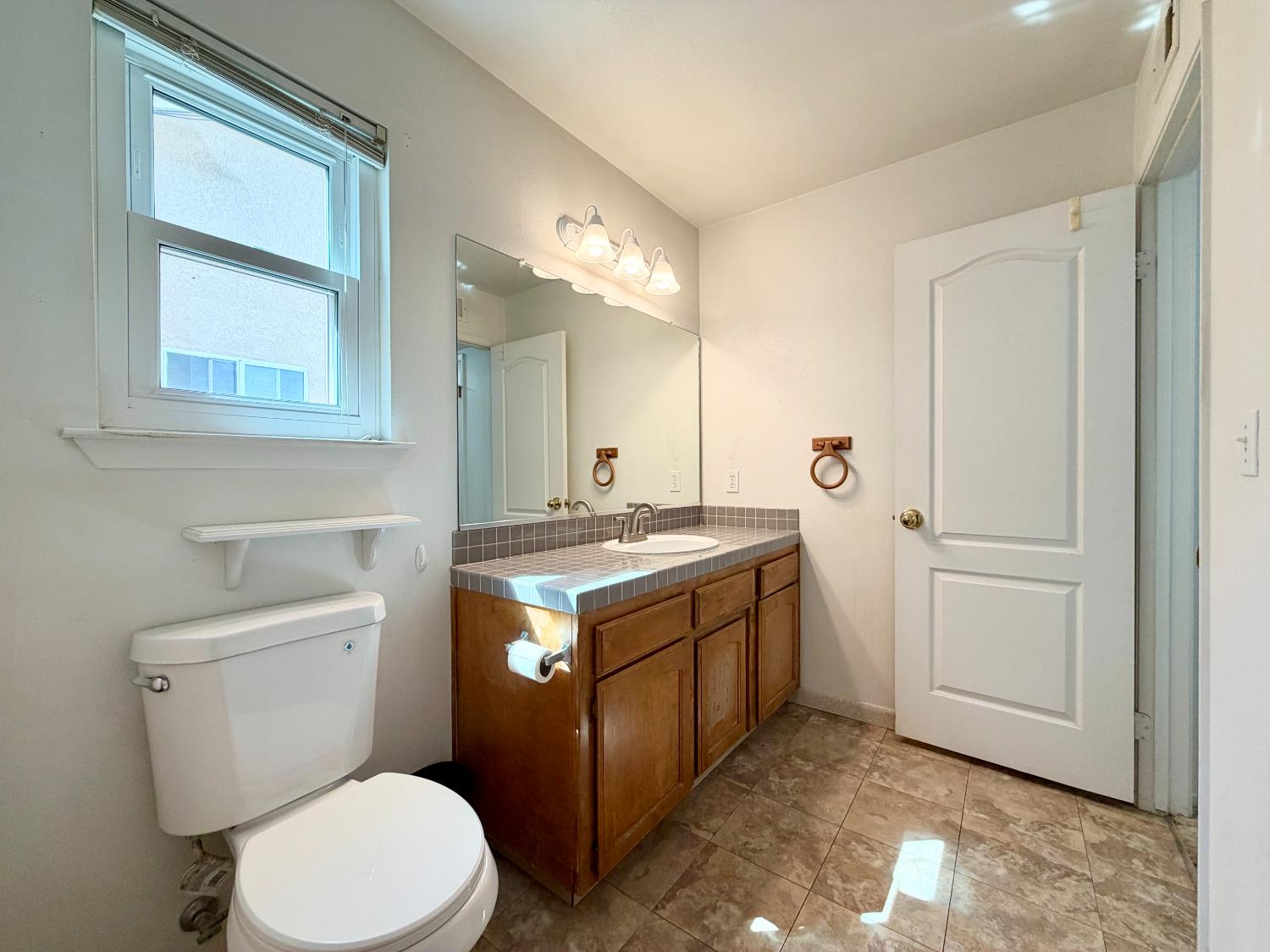 9570 N Archie Ave, Fresno, CA 93720