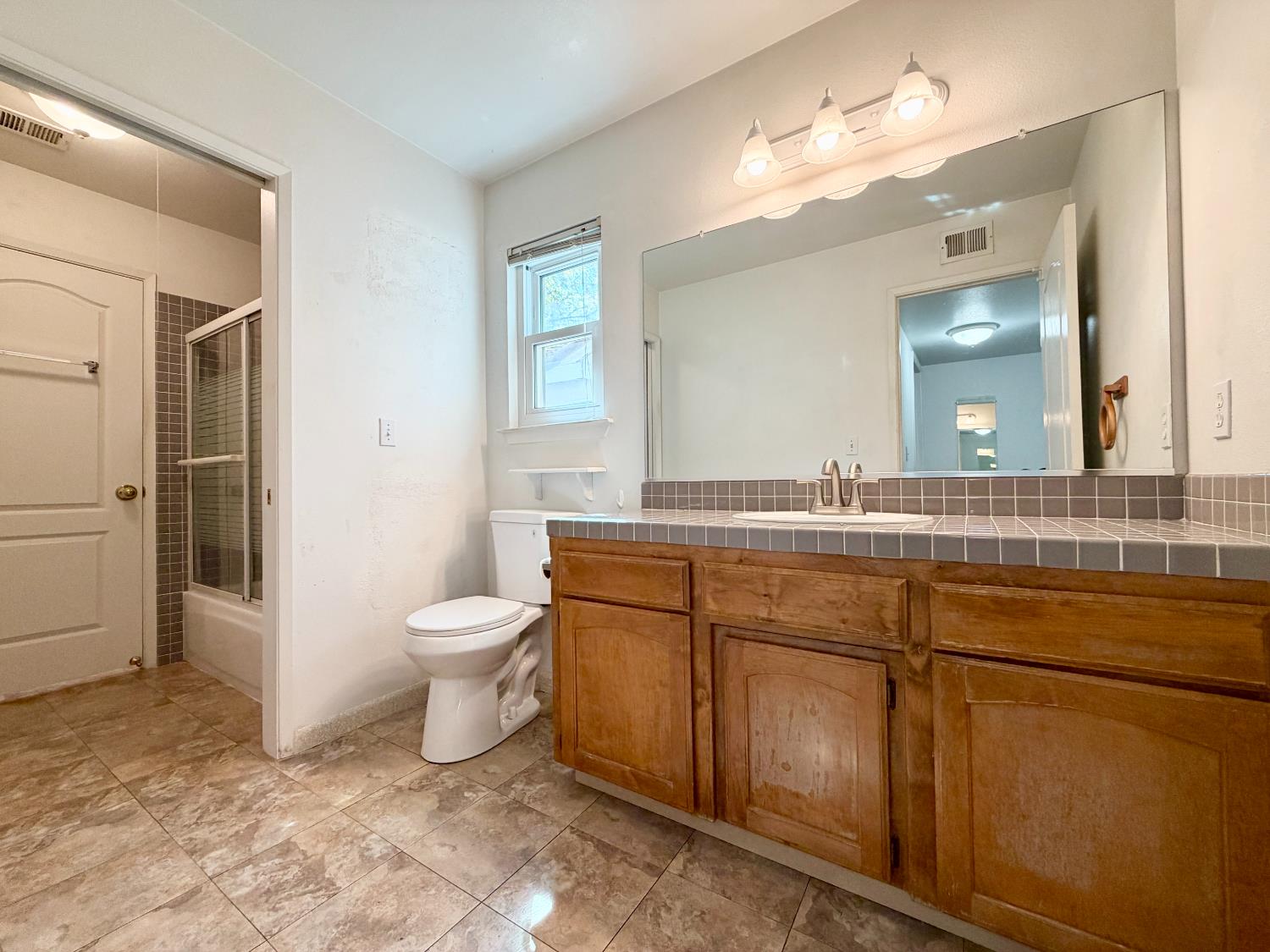 9570 N Archie Ave, Fresno, CA 93720