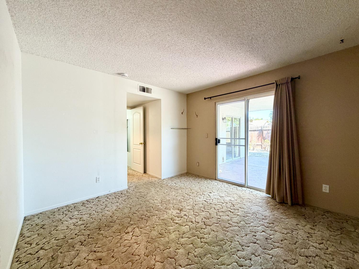 9570 N Archie Ave, Fresno, CA 93720