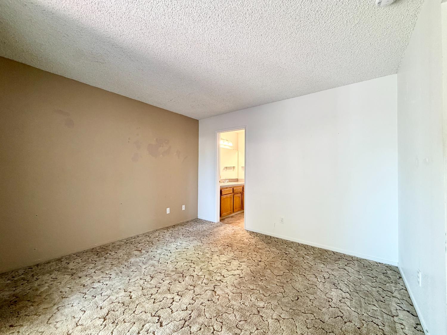 9570 N Archie Ave, Fresno, CA 93720