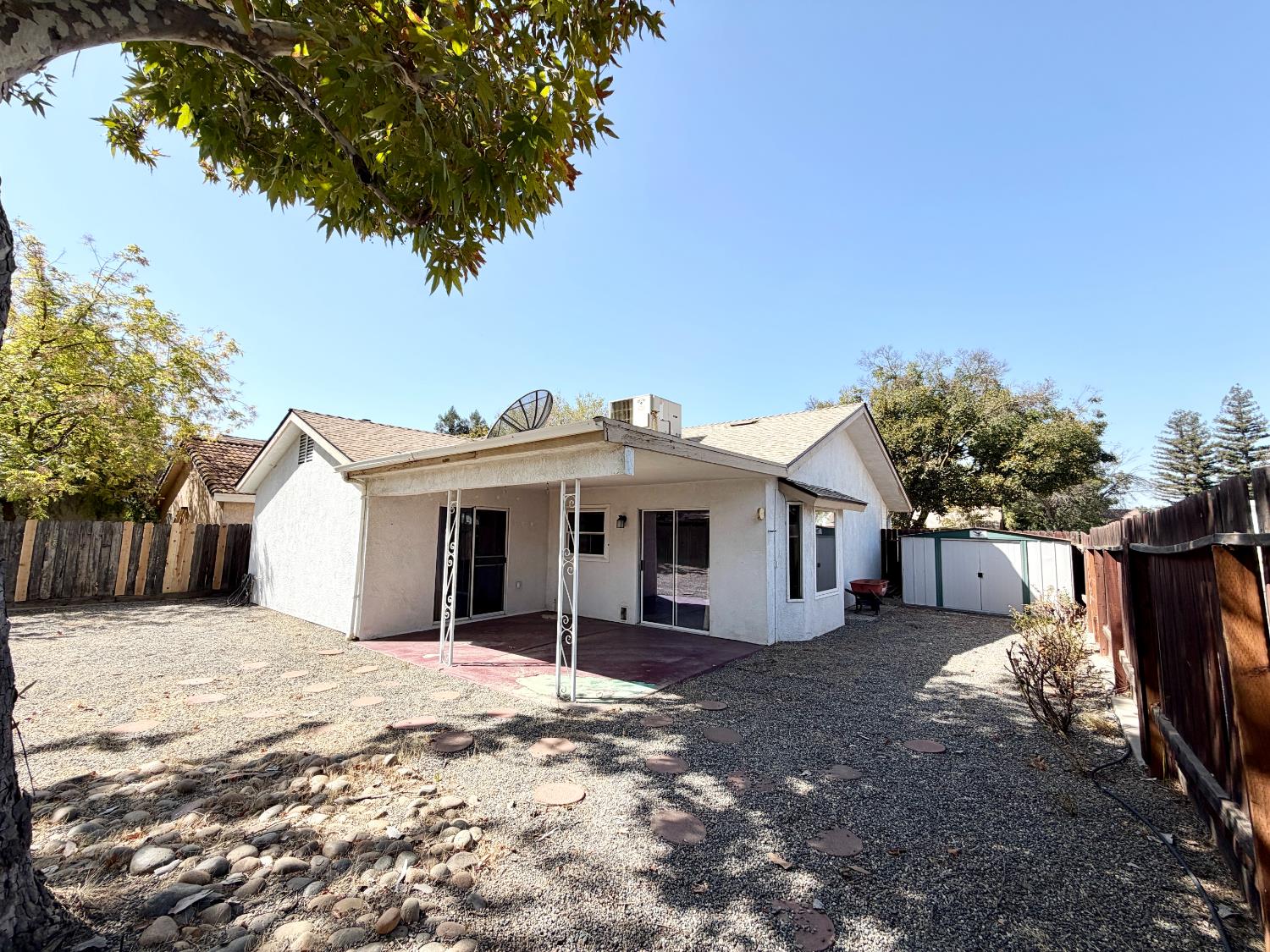 9570 N Archie Ave, Fresno, CA 93720