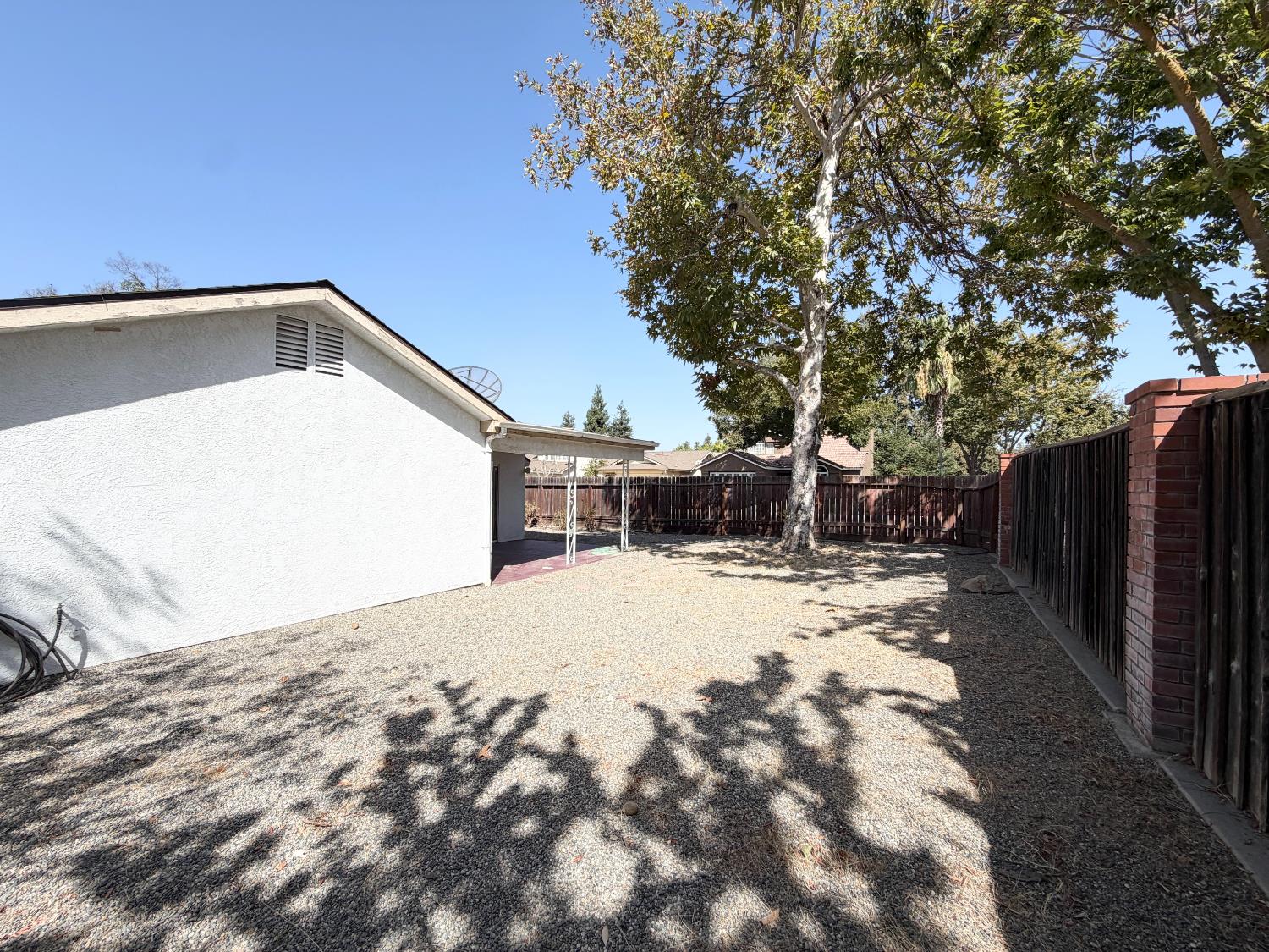 9570 N Archie Ave, Fresno, CA 93720