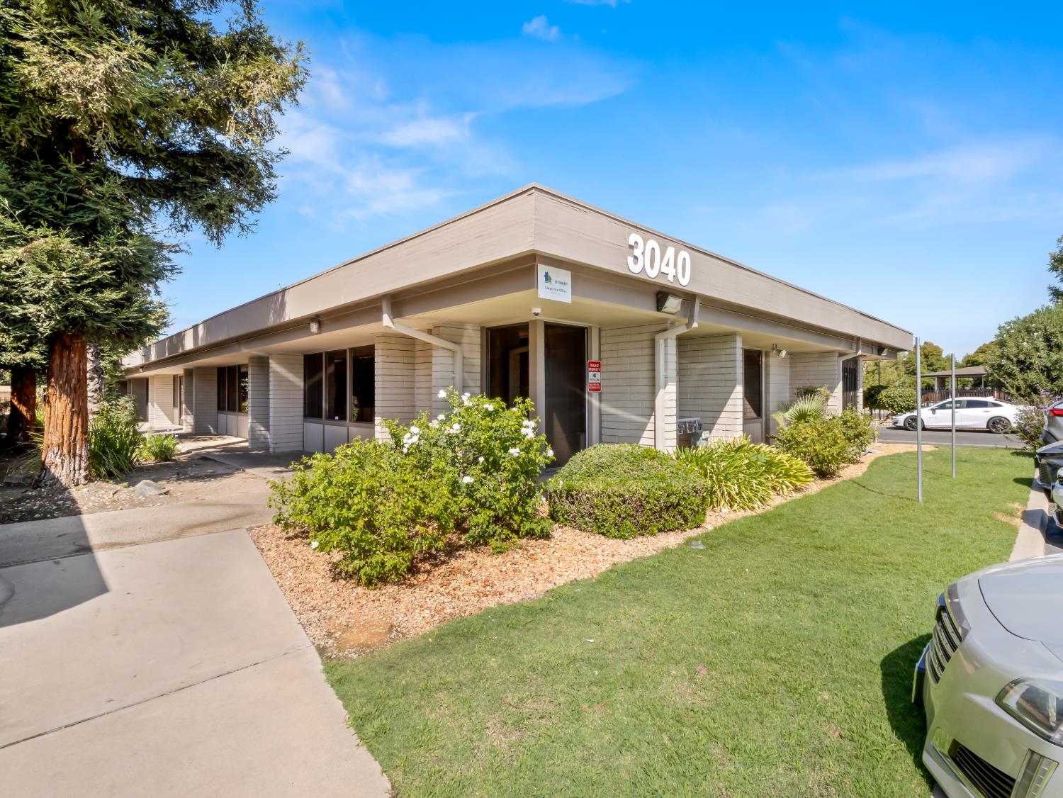 3040 N Fresno St, Fresno, CA 93703