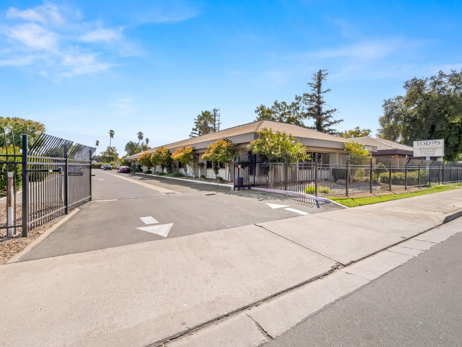 3040 N Fresno St, Fresno, CA 93703