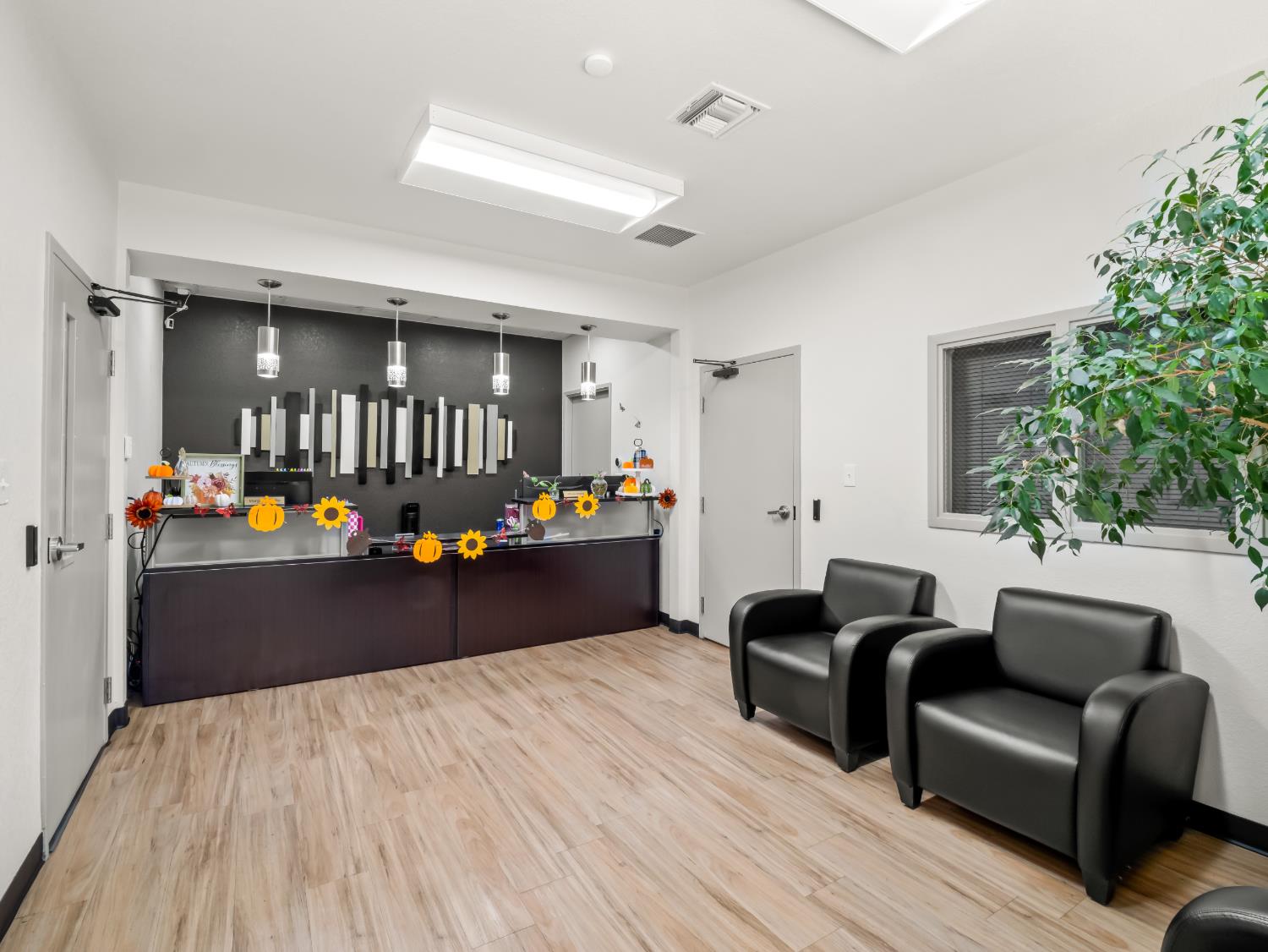 3040 N Fresno St, Fresno, CA 93703