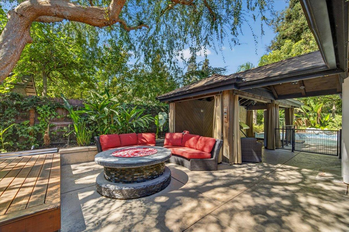 6495 N Vagedes Ave, Fresno, CA 93711