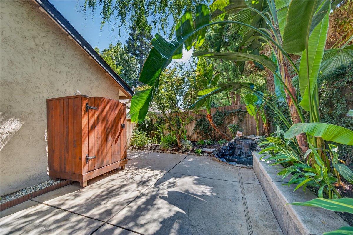6495 N Vagedes Ave, Fresno, CA 93711