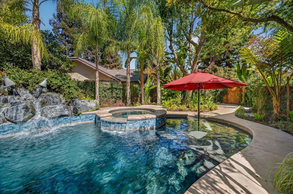 6495 N Vagedes Ave, Fresno, CA 93711