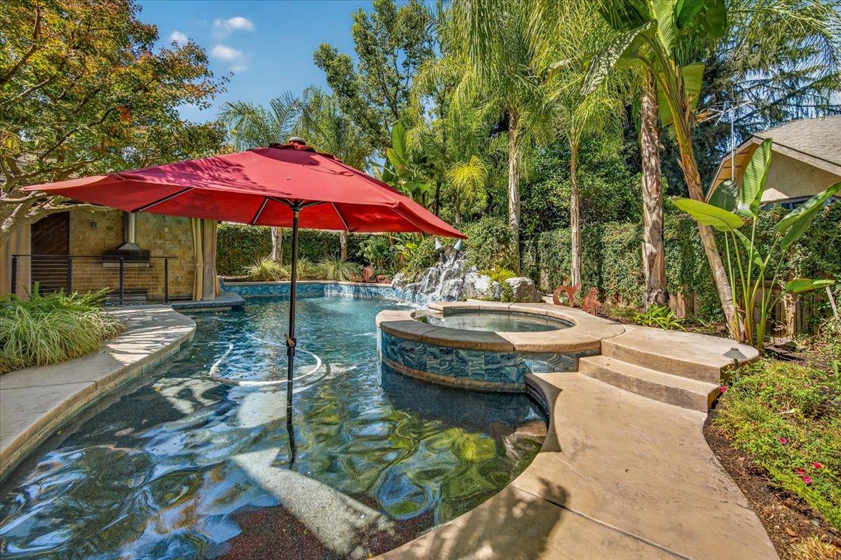 6495 N Vagedes Ave, Fresno, CA 93711