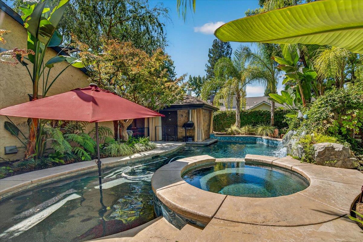 6495 N Vagedes Ave, Fresno, CA 93711