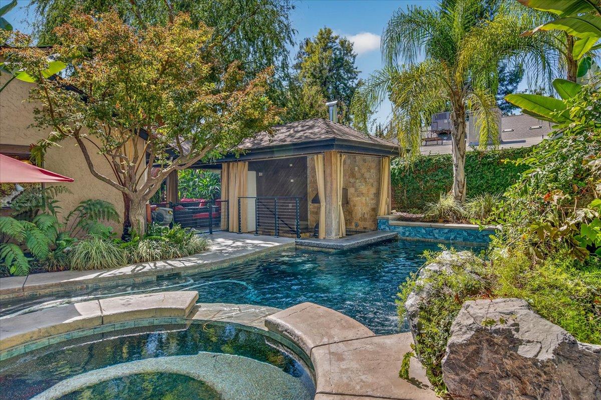 6495 N Vagedes Ave, Fresno, CA 93711
