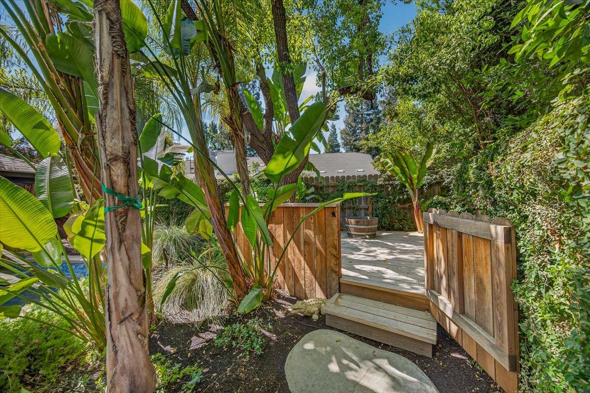 6495 N Vagedes Ave, Fresno, CA 93711